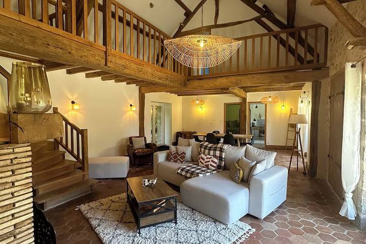 Gîte pour 9 personnes, avec jardin dans Beauvilliers