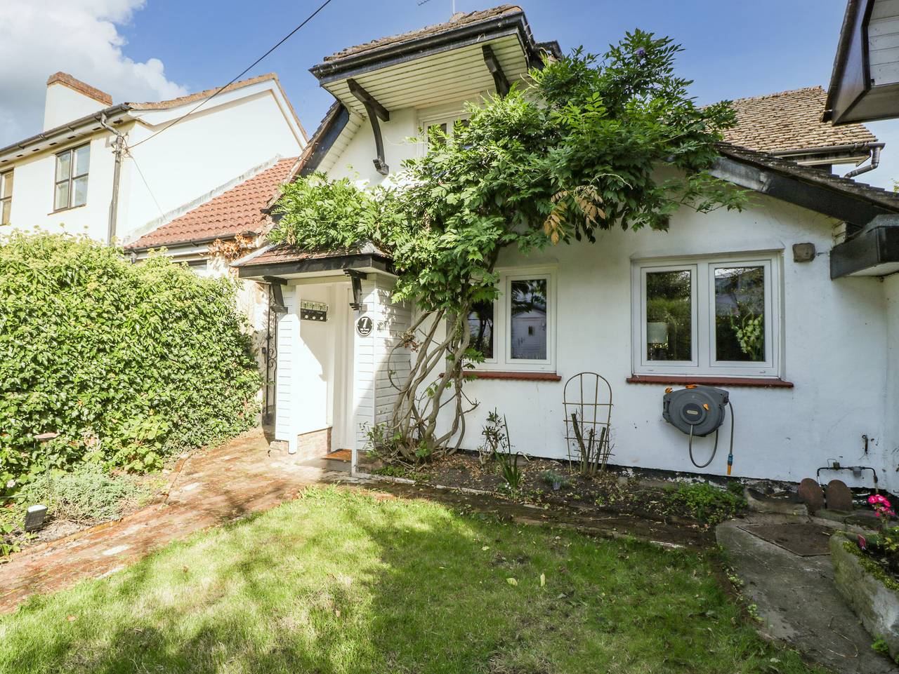 Old Pump Cottage in Herefordshire