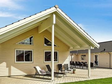 Ferienhaus für 22 Personen, mit Sauna und Pool sowie Terrasse, kinderfreundlich in Olpenitz