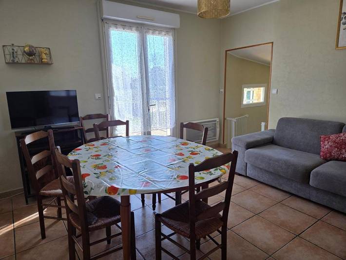 Location de vacances pour 6 personnes, avec jardin et terrasse dans Thiel-sur-Acolin - 4