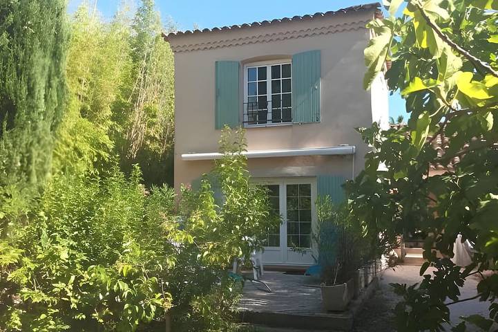 Appartement de vacances pour 2 personnes, avec jardin à La Garde