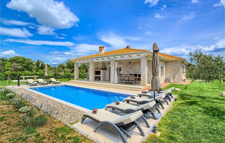 Charmante 2-Zimmer-Wohnung mit Pool, in der Nähe des Flusses Čikola in Dalmatinisches Zagora