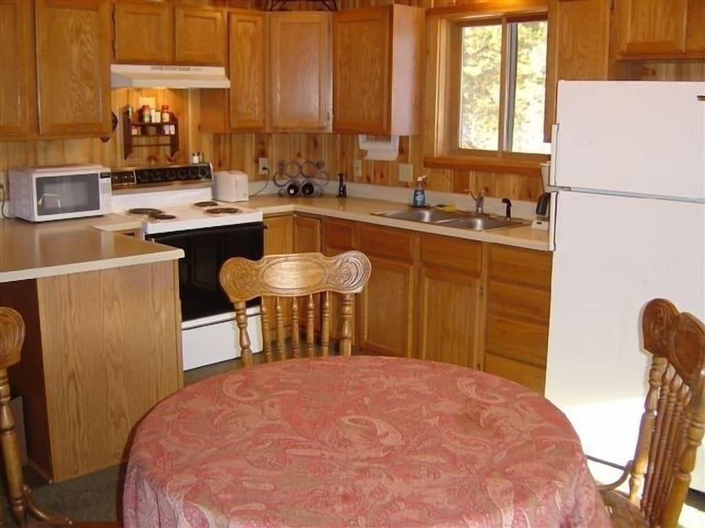 Gemütliche Hütte mit Teich, privater Ski- / Wanderweg in Big Sky, Custer Gallatin Nationalwald