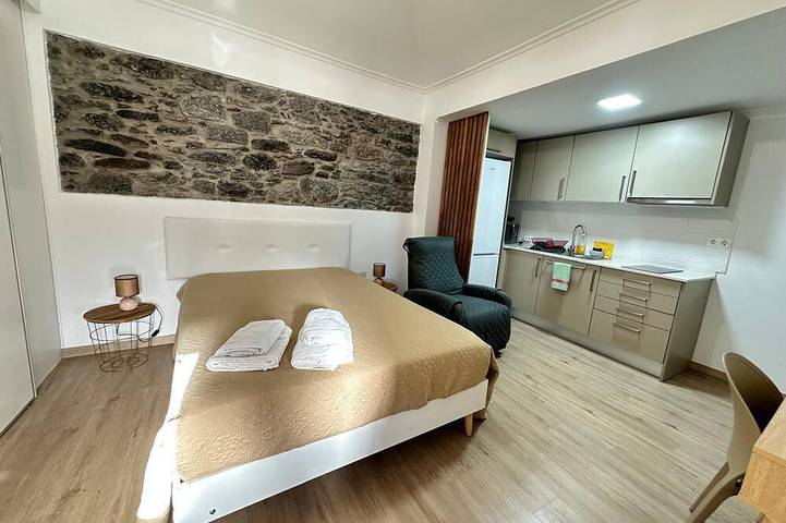 Mocha Studio. Romantic Space, for a fantastic vacation! in Machico, Madeira