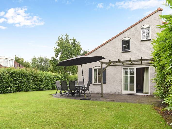 Ferienhaus für 6 Personen, mit Terrasse und Garten in Brouwershaven