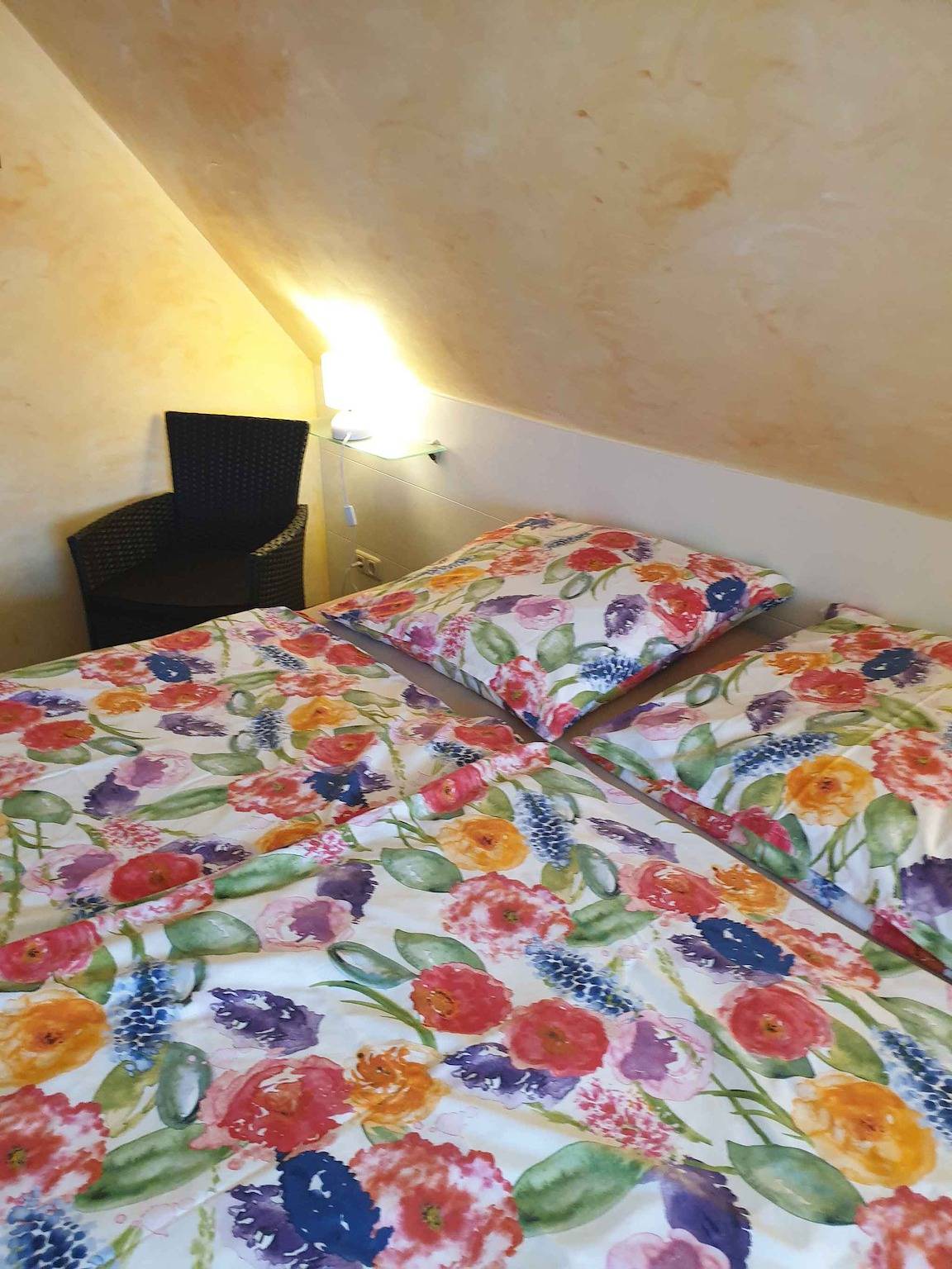 Ganze Ferienwohnung, Ferienwohnung unter Schilfdach, nur 100 m zum Ostseestrand in Neuendorf Insel Hiddensee, Hiddensee