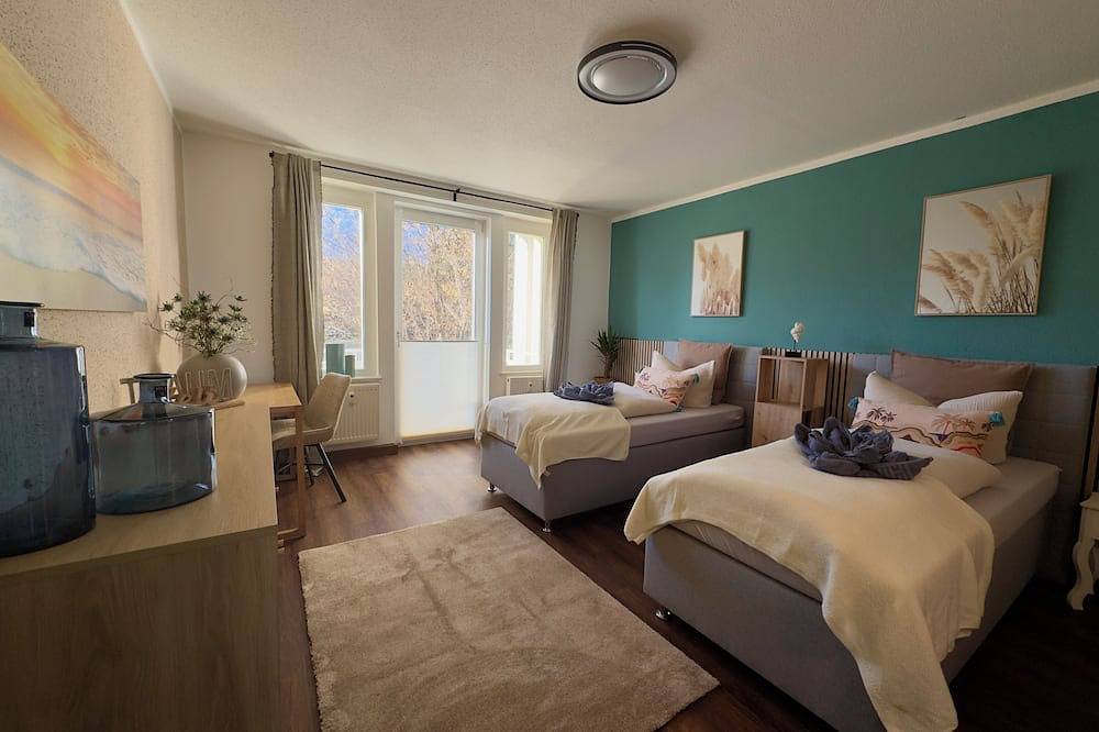 Ganze Wohnung, Ferienwohnung 2 im Beachhouse am Goitzschesee - strandnah & familienfreundlich in Bitterfeld, Bitterfeld-Wolfen