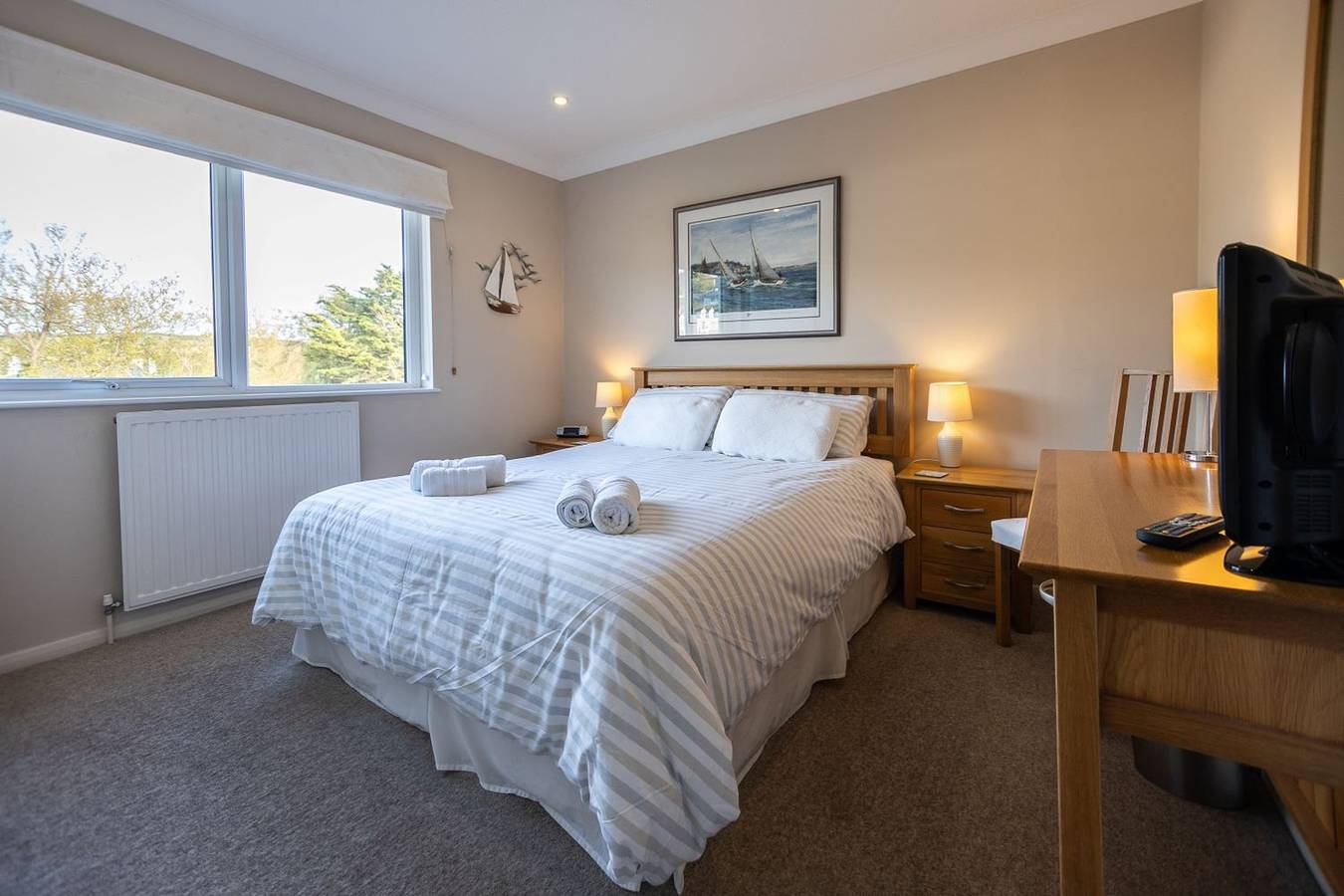 Entire apartment, A charming 2 bed apartment overlooking the estuary in Instow, Devon