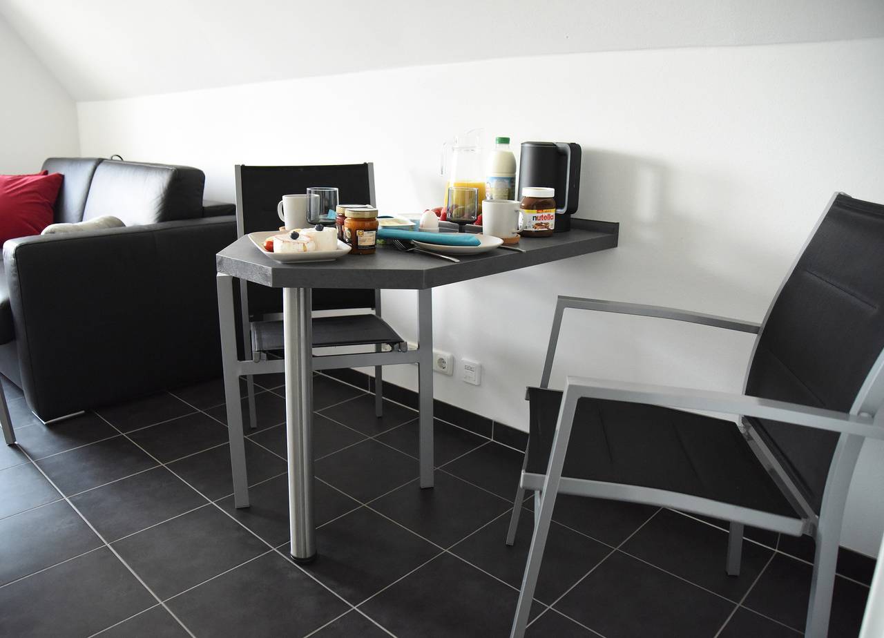 Ganze Ferienwohnung, City Lounge an der Feuerwache mit Außenbereich mit Klimaanlage in Wolmirstedt, Elbe-Börde-Heide