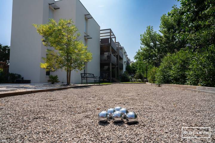 Gîte pour 6 personnes, avec piscine et jardin, adapté aux familles dans Vias Plage - 3