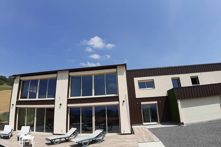 Gîte pour 4 personnes, avec balcon dans Aulhat-Flat