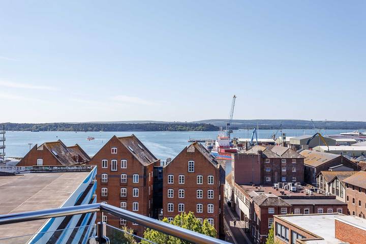 Entire apartment, Purbecks  - Superb views to Poole Harbour and Purbeck Hills in Poole, Poole Harbour
