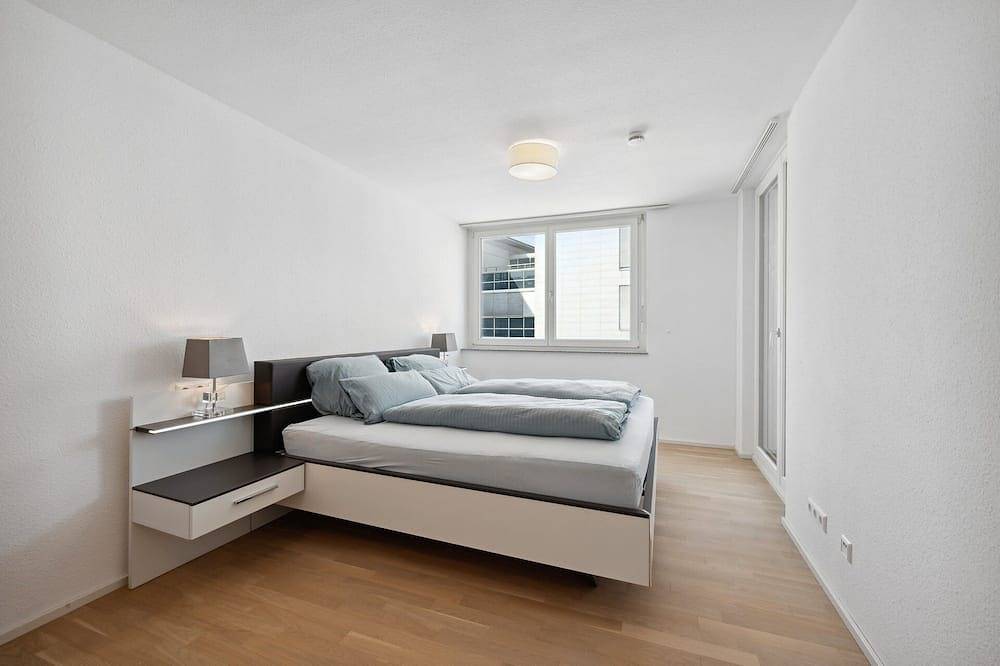 Ganze Wohnung, Design 3-Zimmer-Wohnung. Bauhaus I Balkon I Zentrum Bb I Familie & Haustiere in Böblingen, Landkreis Böblingen