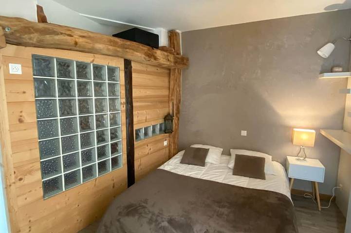Chalet pour 8 personnes, avec balcon et piscine ainsi que jacuzzi et sauna