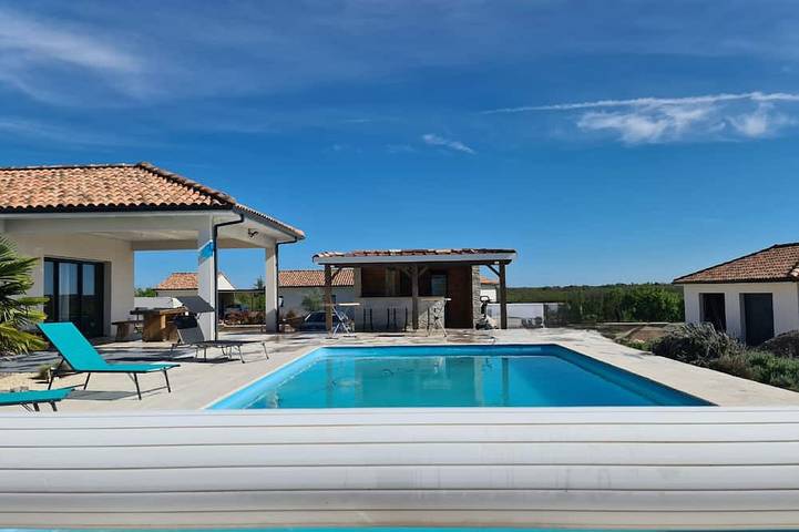 Location de vacances pour 10 personnes, avec Jardin et Piscine à Cieurac