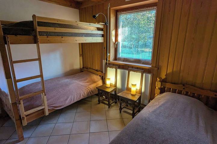 Gîte pour 5 personnes, avec jacuzzi ainsi que terrasse et jardin à Laveline-du-Houx - 4