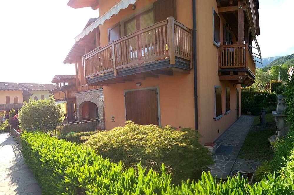 Lucias Haus in den Bergen in Cerete, Prealpi Bergamasche Orientali