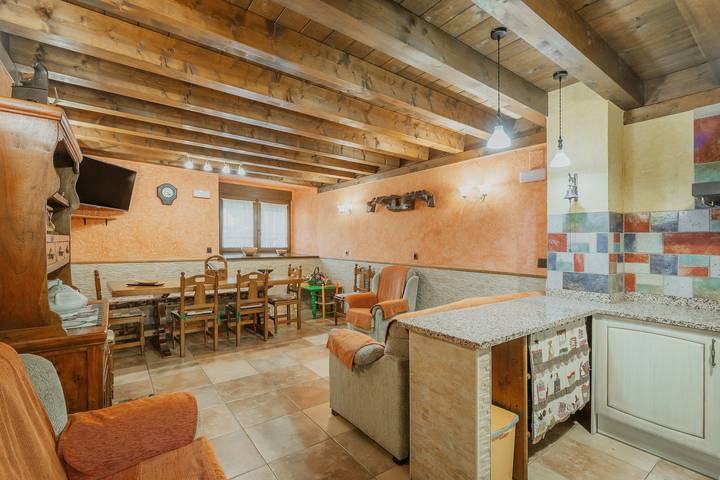 La Cabaña – Landhaus in Burgos: 5 Schlafzimmer und Bergblick in Mozoncillo de Juarros, Ibeas de Juarros