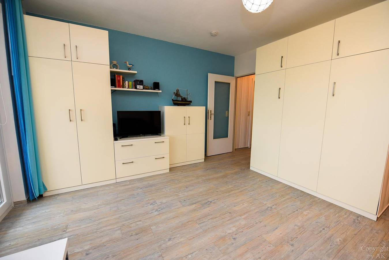 Geheel appartement, Komfortable Ferienwohnung mit Balkon und Pool direkt am Strand in Cuxhaven Döse in Döse, Cuxhaven
