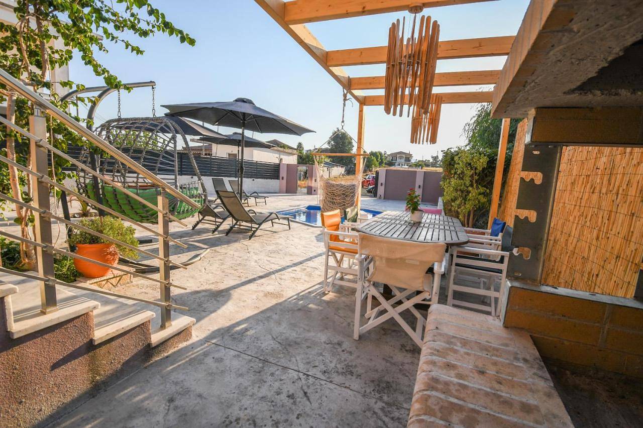Nektarios & Eftychia Suites - Two Independent Apartments with Shared Pool & Bbq in Αμπελόκηπους Ζακύνθου, Ζάκυνθο