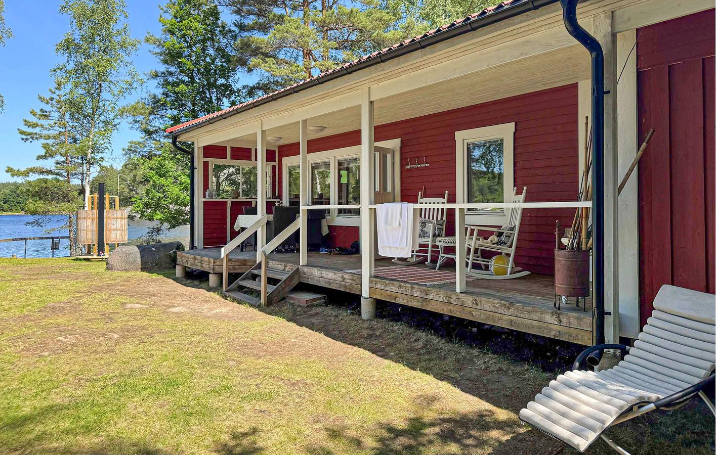 Hus för 9 Personer, med bastu samt trädgård och terass och sjöutsikt, med husdjur