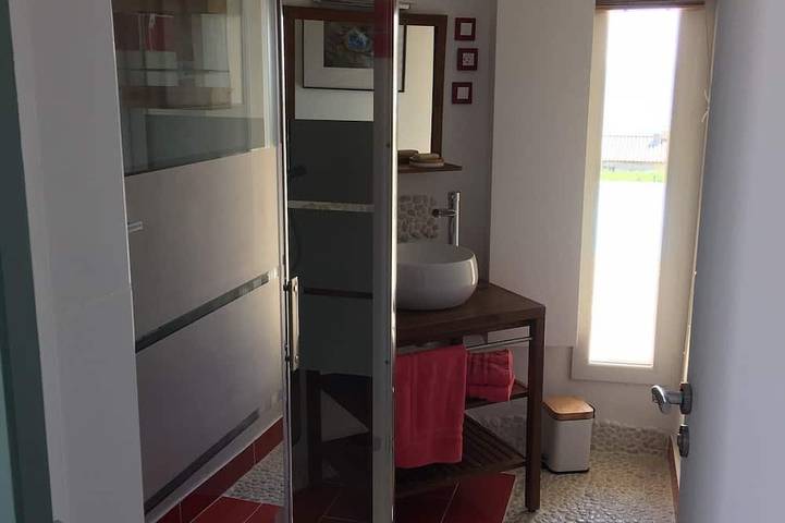 Location de vacances pour 2 personnes, avec piscine dans Plage de la Gaillarde - 4