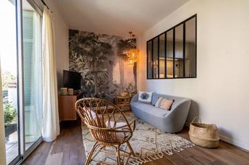 Gîte pour 2 personnes, avec balcon et vue dans Gare De Saint Raphael Valescure