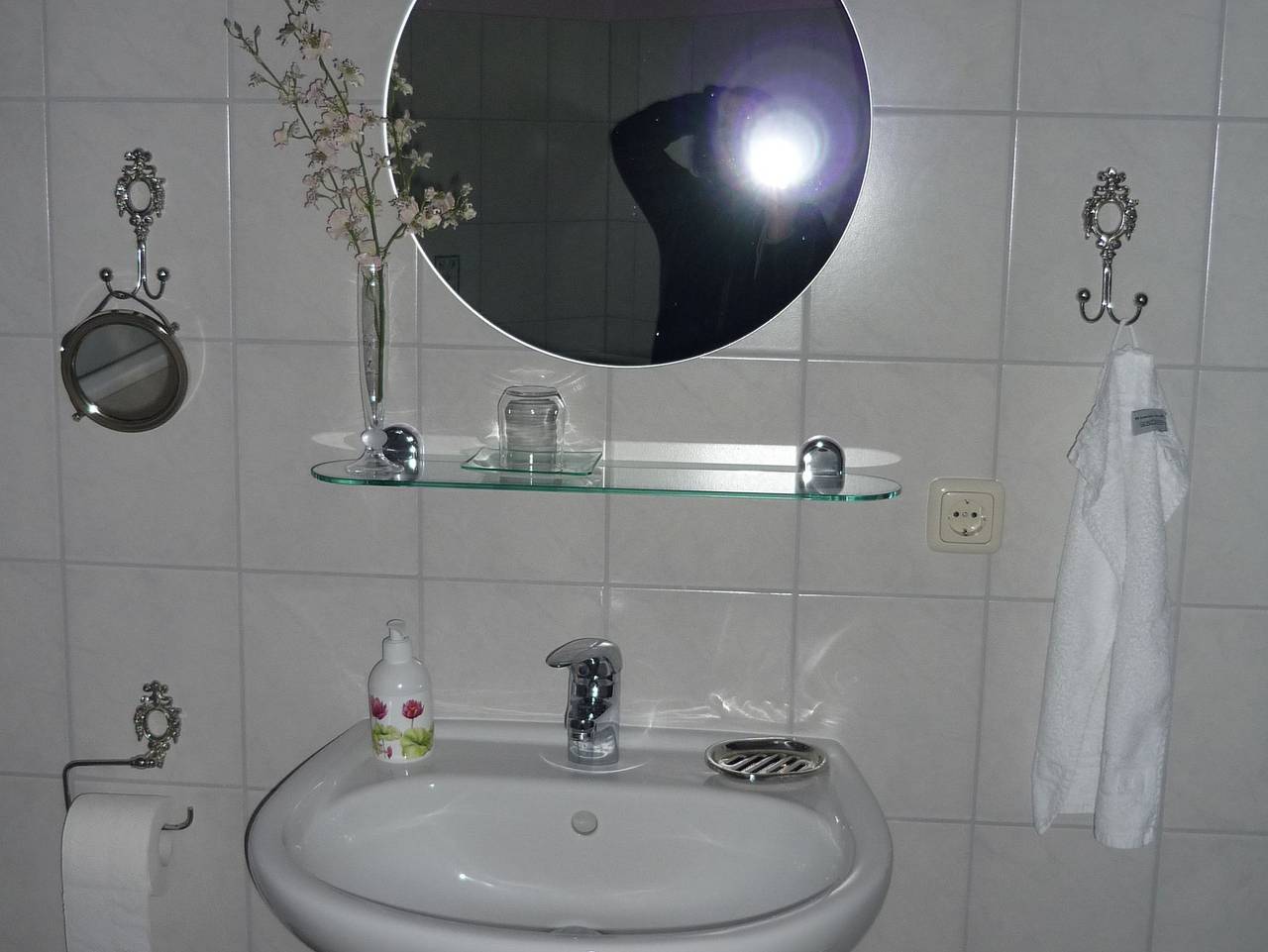 Ganze Ferienwohnung, Gästewohnung Kirsch - Ferienwohnung mit 1,5 Räumen in Wenigenjena, Jena