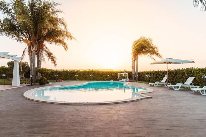 Villa pour 6 personnes, avec piscine ainsi que vue et jardin à Polignano a Mare - 4