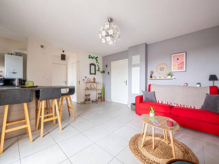 Gîte pour 4 personnes, avec balcon à Genas - 2