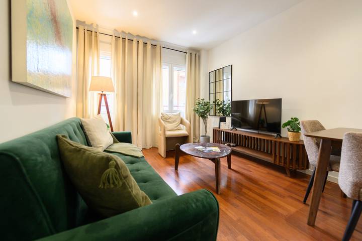 Apartamento entero, M (Mal71A) Moderno piso de 2 dormitorios con terra in Madrid, Área Metropolitana de Madrid