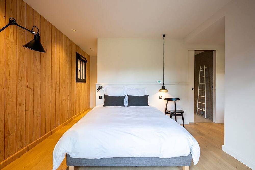 Villa Taloa - Siete Habitaciones Villa, Capacidad 14 in Le Canon, Lège-Cap-Ferret