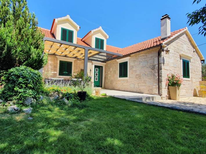 Villa Garten in Dalmatinisches Zagora