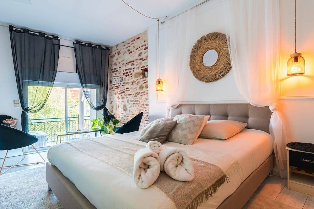 Villa Nueva, Original Home Rental ! in Villeneuve-sur-Lot, Villeneuve-sur-Lot region