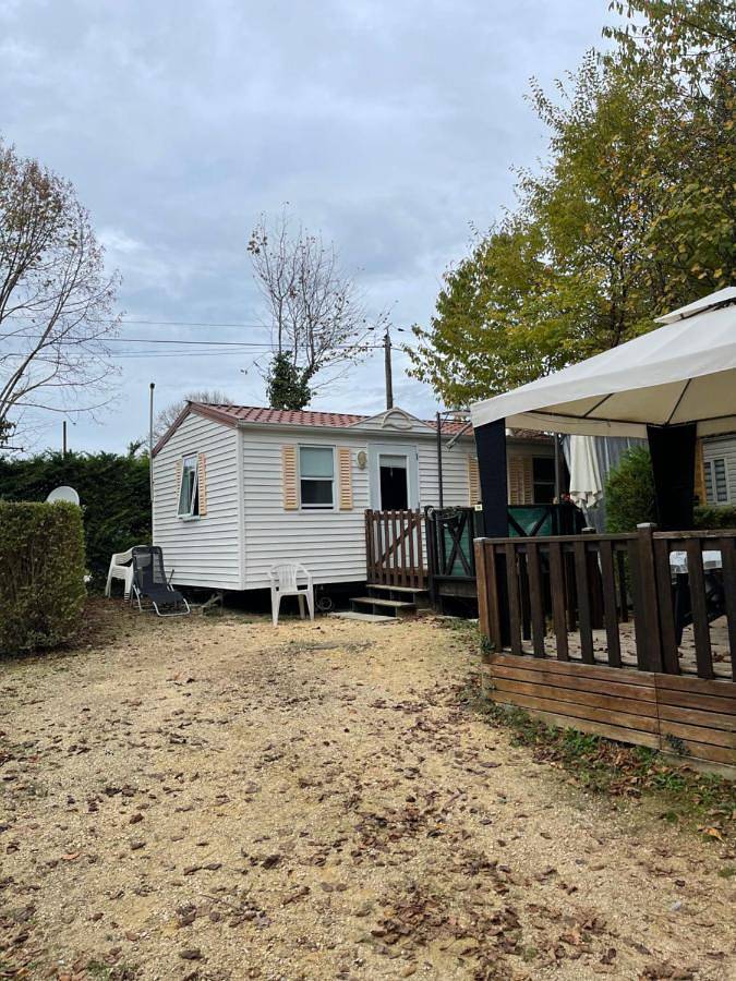 Camping pour 5 personnes, avec piscine ainsi que bassin pour enfant et jardin à Sarlat-la-Canéda - 4