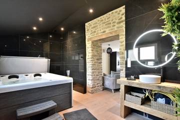 Gîte pour 2 personnes, avec terrasse et jacuzzi à Plouër-sur-Rance