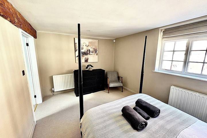 Cosy & spacious 3Br by Warwick castle in Warwick, Warwickshire