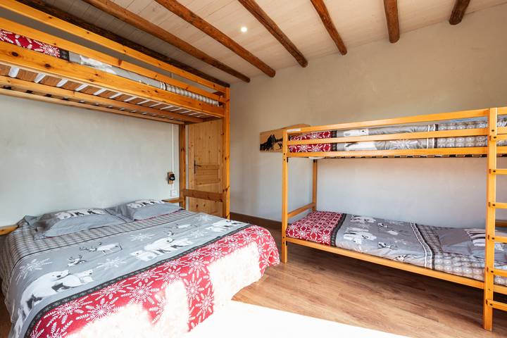 Gîte pour 12 personnes, avec balcon, animaux acceptés à Albiez-Montrond - 4