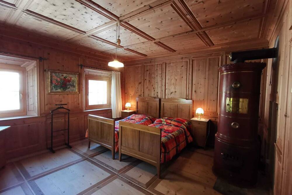 Unique 5-bedroom house in Lavin for your getaway in Lavin, Unterengadin