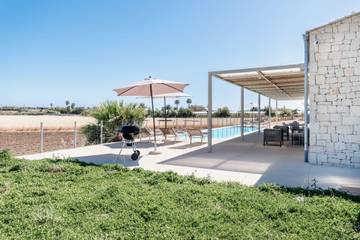 Villa for 8 Guests in Ragusa, Ragusa Province, Picture 2