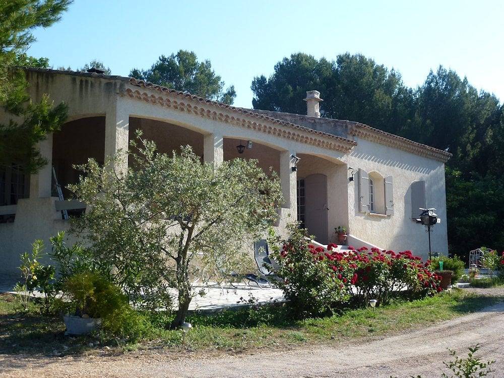 La Pinède - Chambre 1 in Lambesc, Région d'Aix-en-Provence