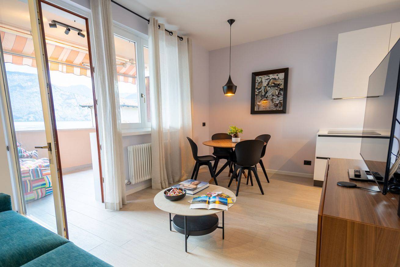 Ganze Wohnung, Ferienwohnung für 2 Personen mit Pool in Brenzone, Gardasee-Berge