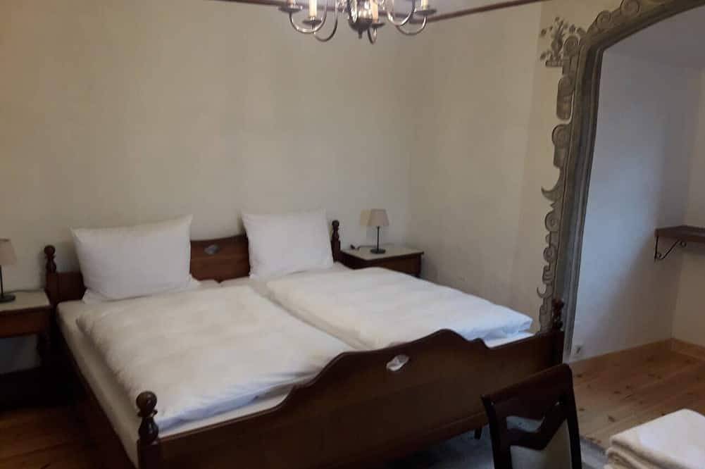 Castle Apartment 5 - A Place in the Green in Wiesloch, Kraichgau