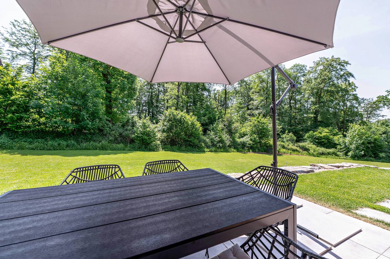 Entire apartment, Apartment 'Design- Mit Garten' with Private Terrace, Shared Garden and Wi-Fi in Langenbach bei Kirburg, Westerwald