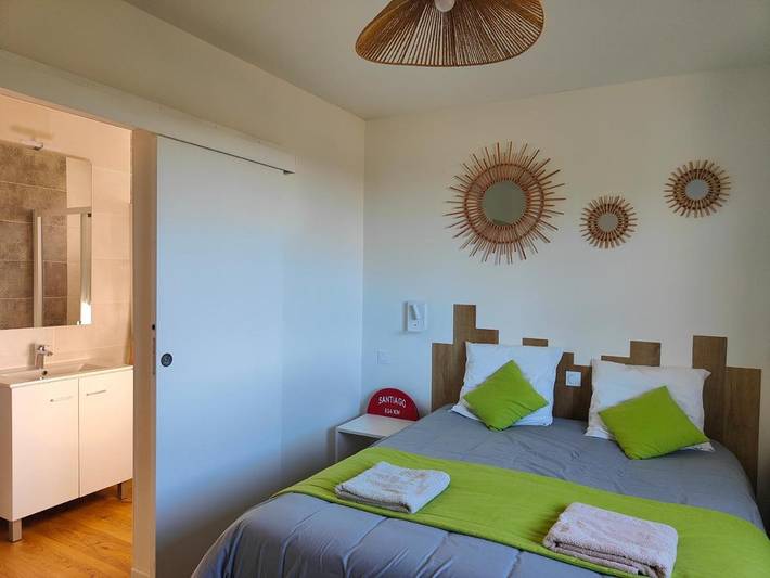 Location de vacances pour 2 personnes, avec terrasse ainsi que vue et jardin à Aroue-Ithorots-Olhaïby - 2