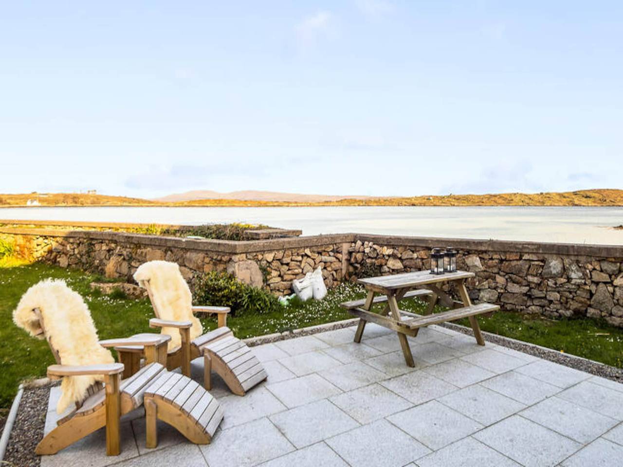Entire apartment, Cottage in Roundstone near Gurteen Bay in Roundstone, Connemara