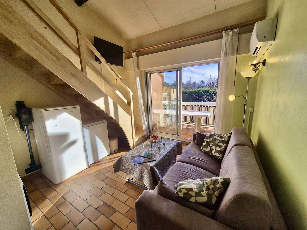 Appartement entier, T2 Mezzanine Climatisé avec Piscine et Parking à Cogolin in Port Cogolin, Cogolin