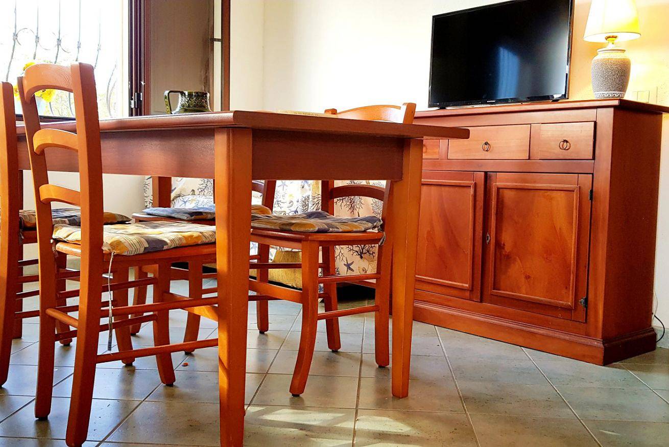 Appartamento intero, [Villa Solidea] Casa con giardino a 500 metri dal mare in Cala Ginepro, Orosei