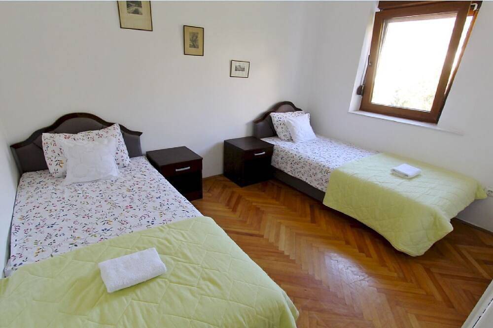 Budva City - Private Pool - Authentic Stone House in Budva, Opština Budva