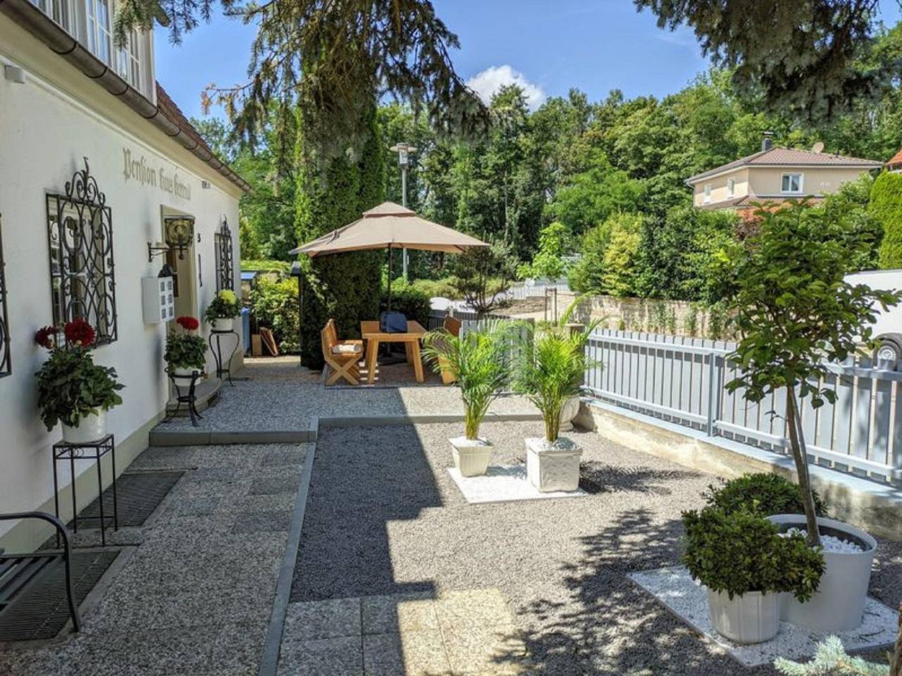 Pension Haus Gertrud - Einzelzimmer in Donauwörth, Schwäbische Alb Radweg Region